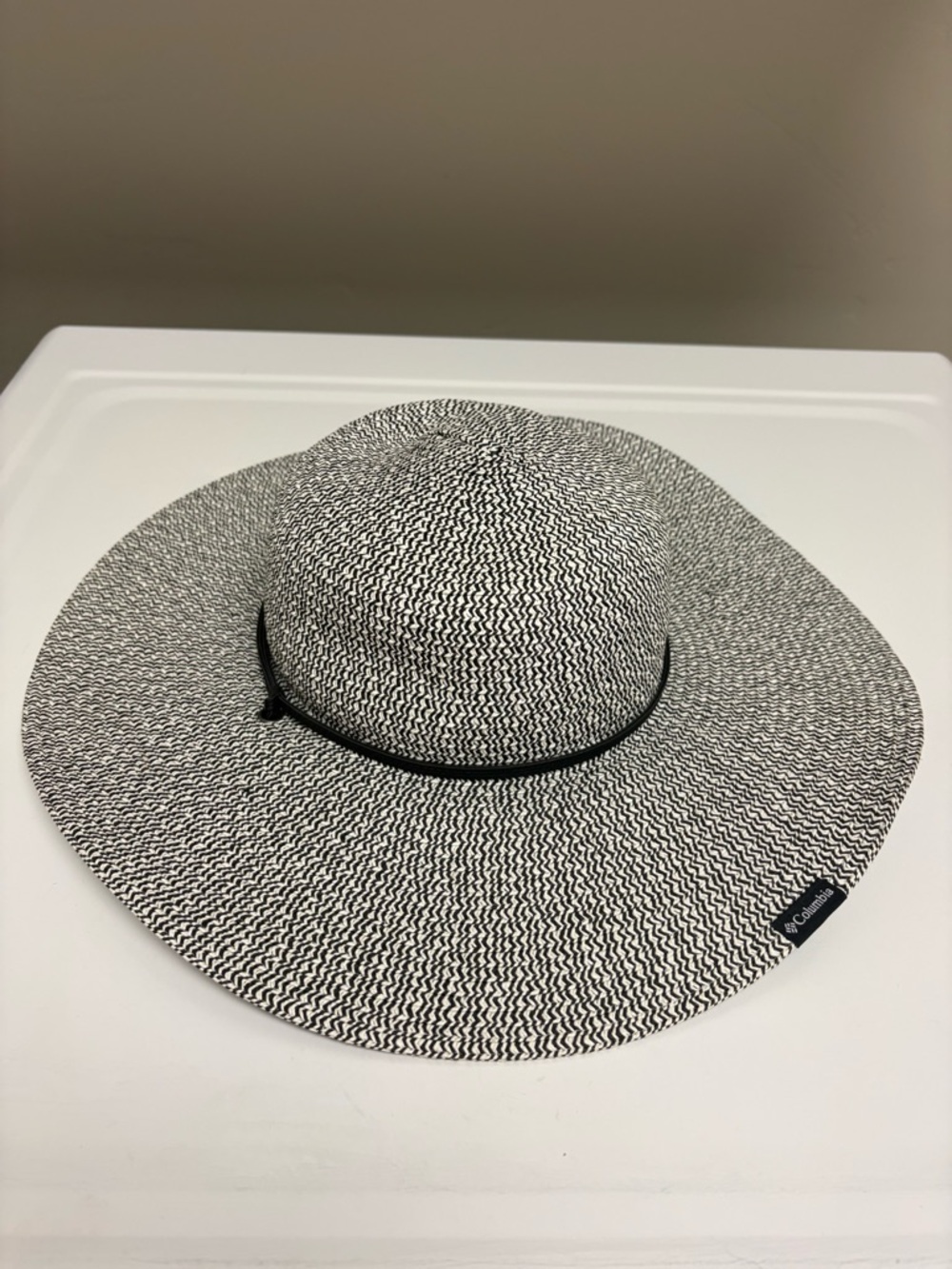 Columbia Black & White Woven Wide Brim Sun Hat